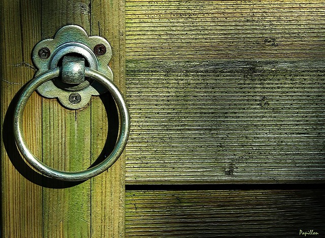 大惨事になる前にトイレのドアのカギの交換を